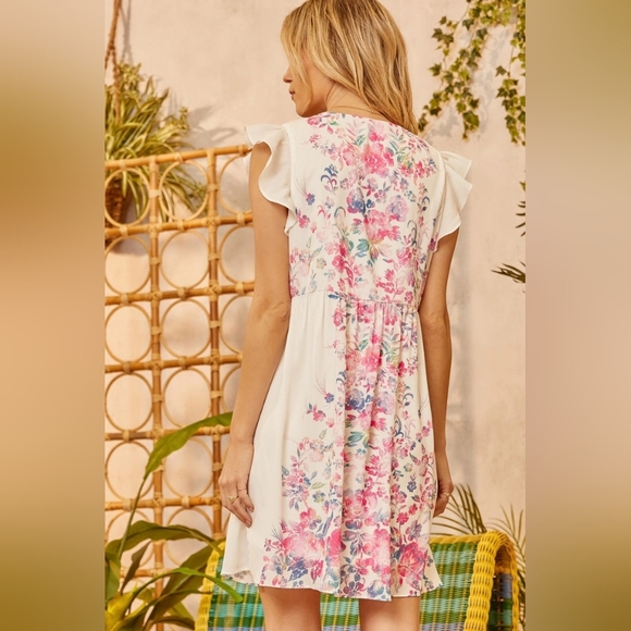 Flutter sleeve, babydoll style, floral white dress - Picture 3 of 3